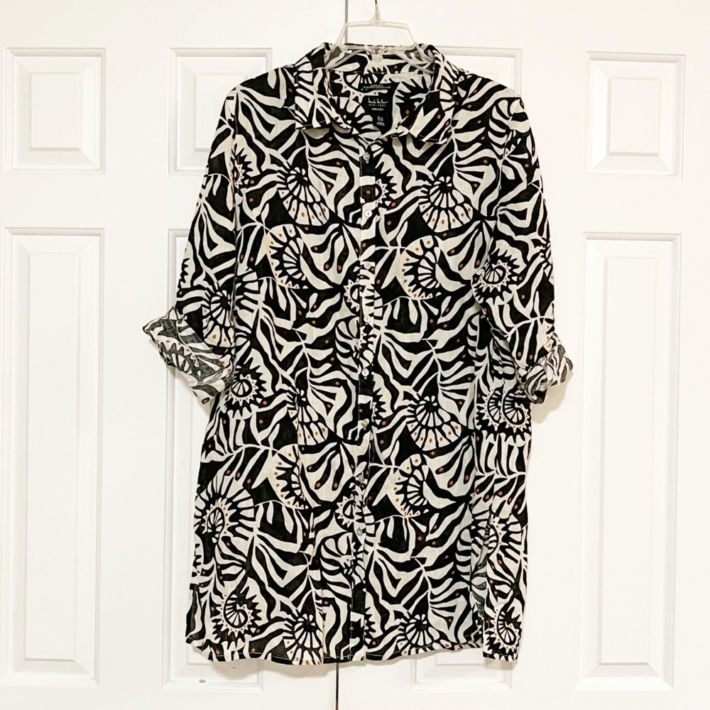 Nicole Miller New York Black & White Abstract Linen Button-Up Tunic Top Size 1X